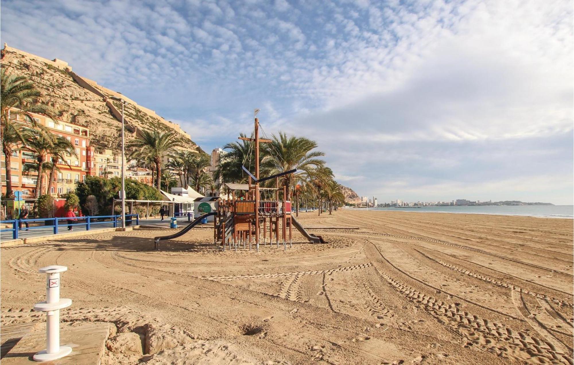 3 Bedroom Gorgeous Apartment In Alicante Buitenkant foto