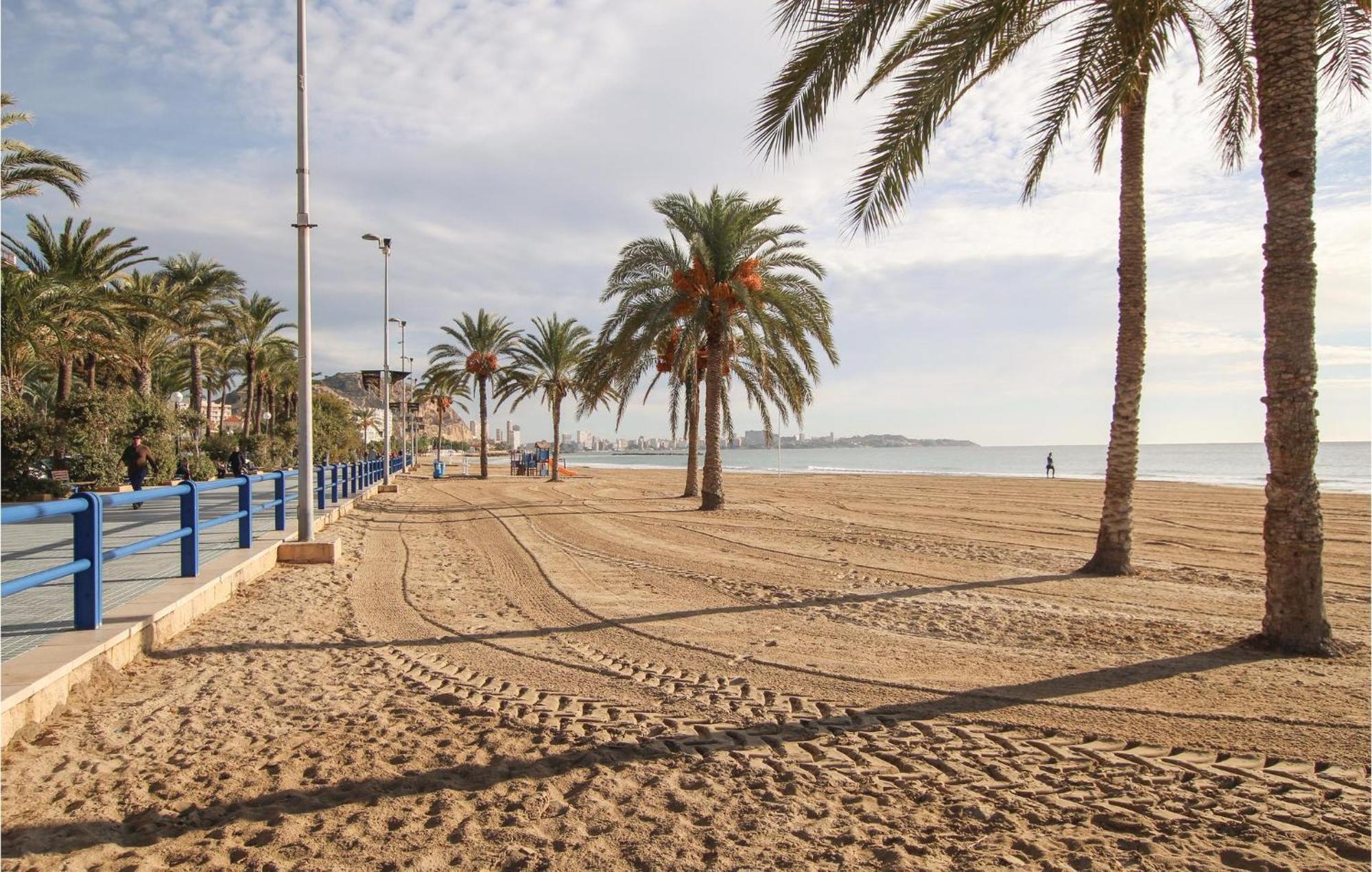 3 Bedroom Gorgeous Apartment In Alicante Buitenkant foto